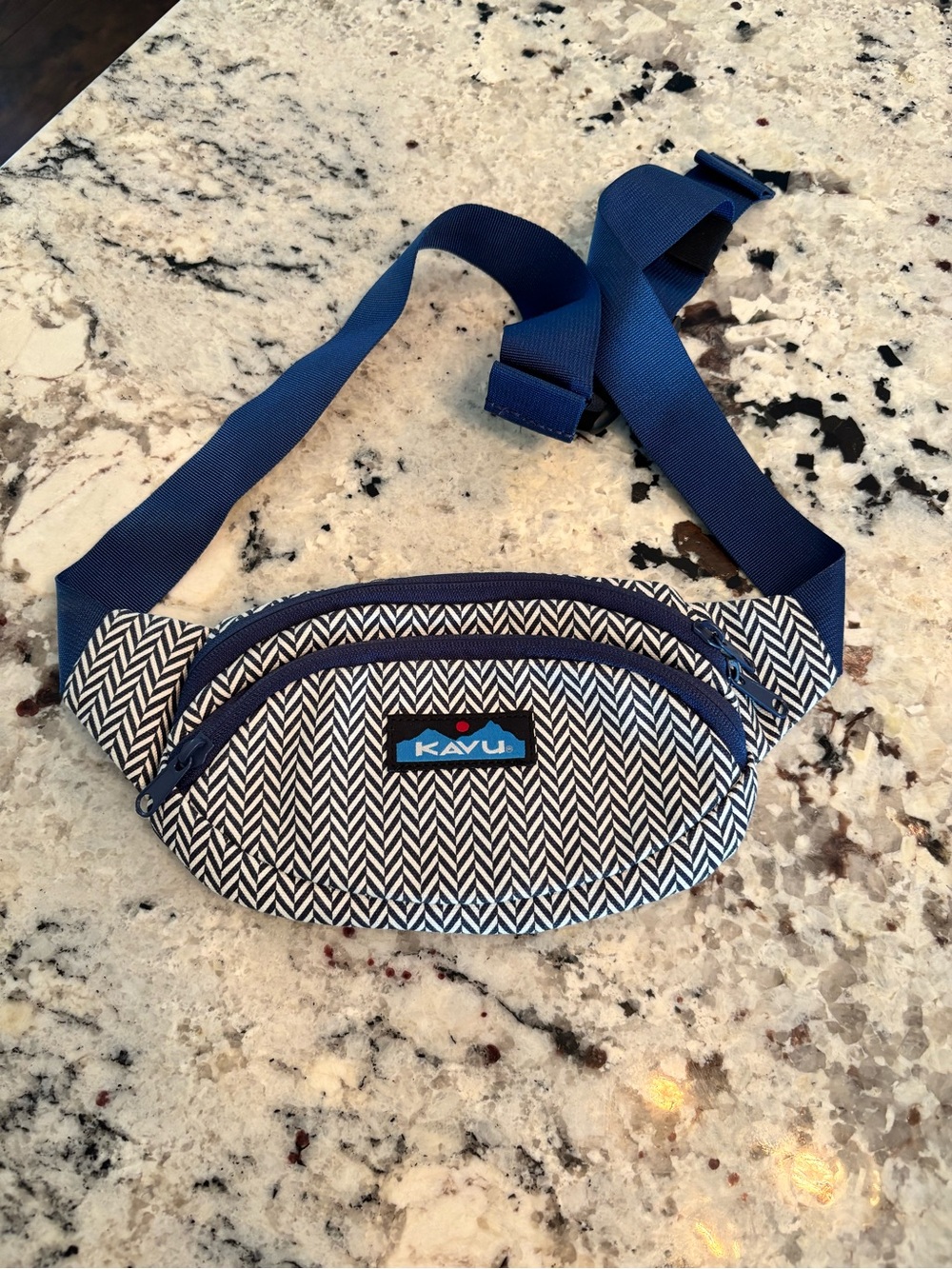 Kavu Fanny pack blue herringbone